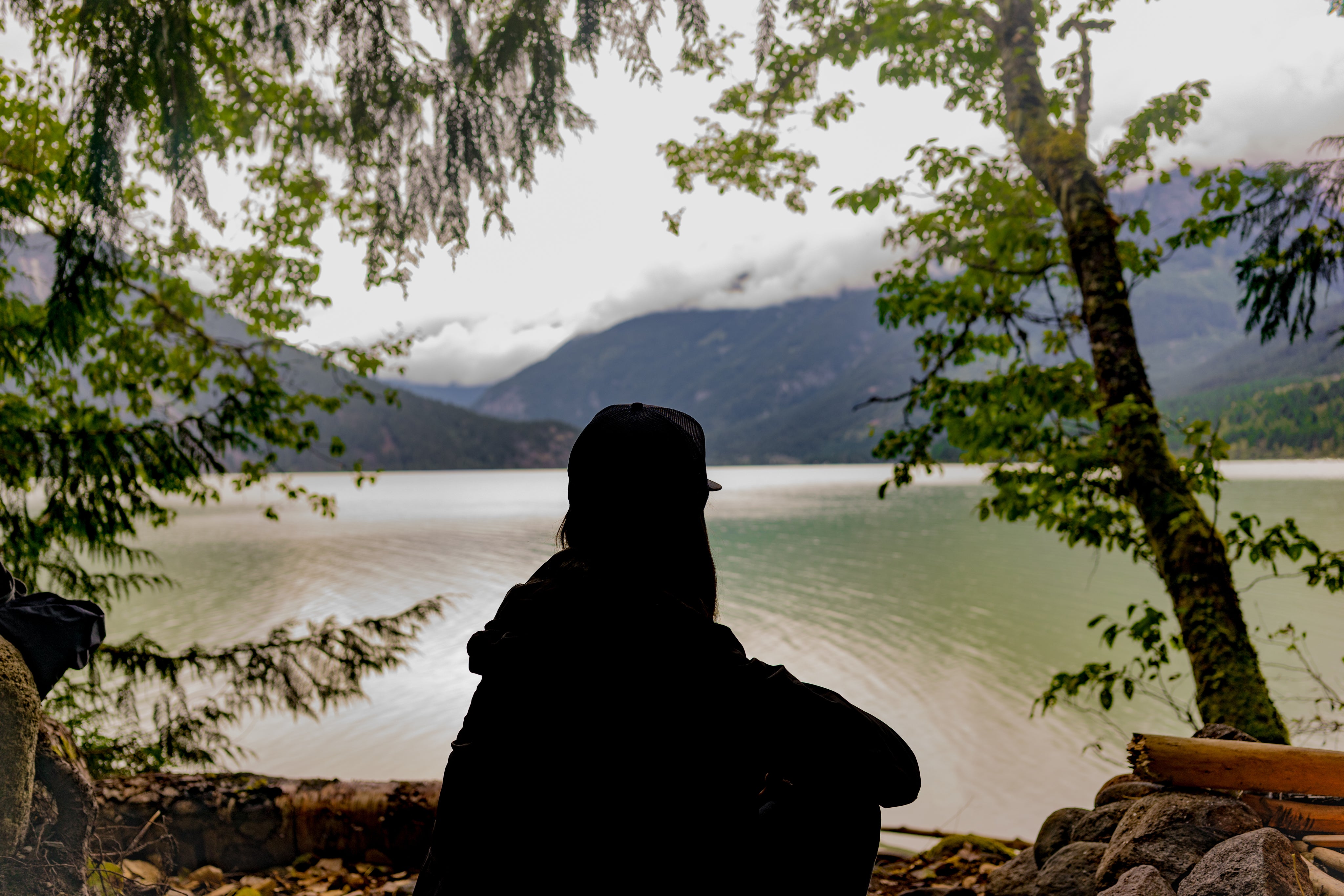 files/silhouette-of-a-young-person-looking-at-the-landscape.jpg